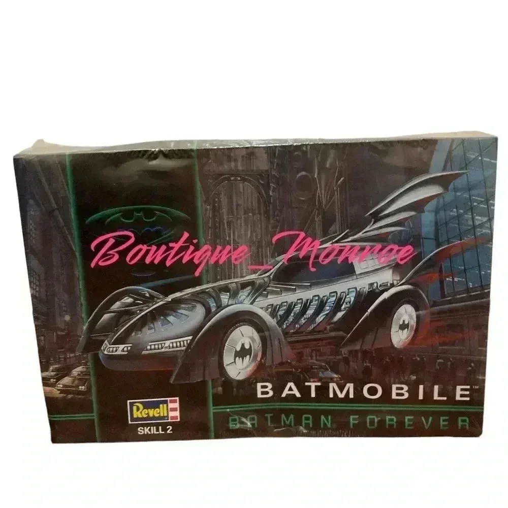 Batman Forever Batmobile Revell #6720 1:25 Scale Model Kit - SEALED ! - Picture 1 of 2